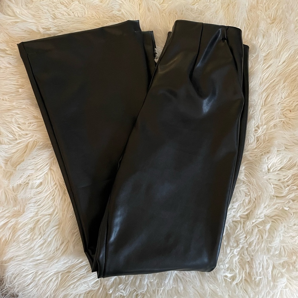 Abercrombie Black Leather Flare Pant - 4(27)S